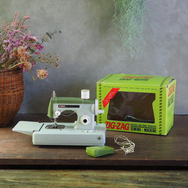Authentic Japanese ZIG-ZAG Vintage Electric Toy Sewing Machine - Antique, Imported - authentic Japanese product from J-Fair